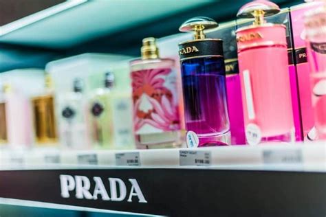 prada perfume reviews|what does prada smell like.